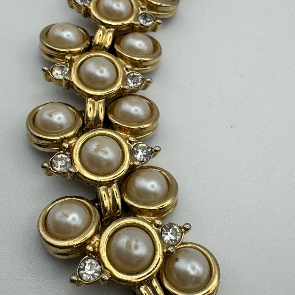 MONET Gold Tone Rhinestones Faux Pearls Link Bracelet - Picture 4 of 5